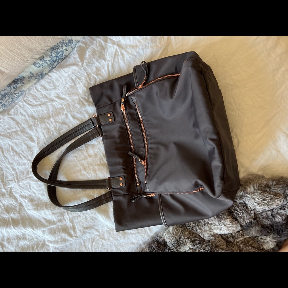 Carrie underwood gym bag
